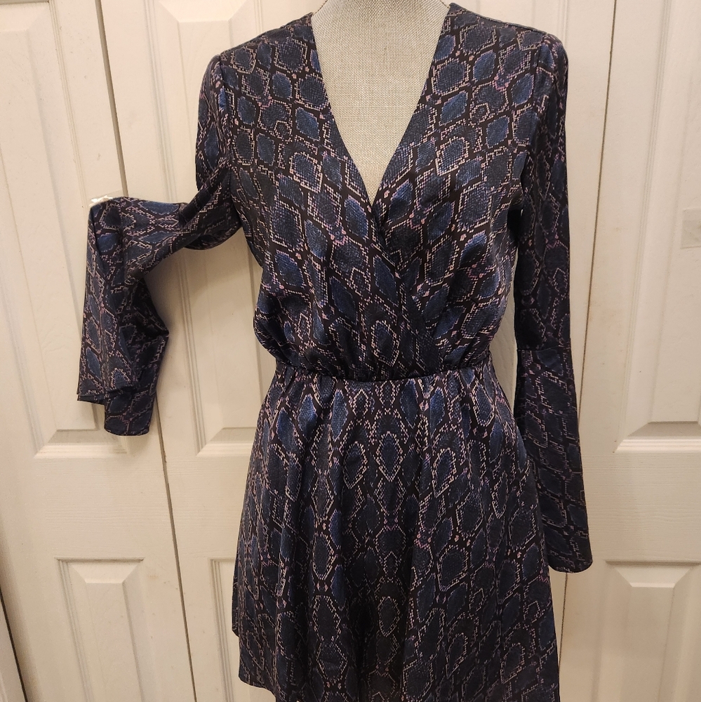 Marciano By GUESS Elegant Blue And Black Snake  Patterned Romper